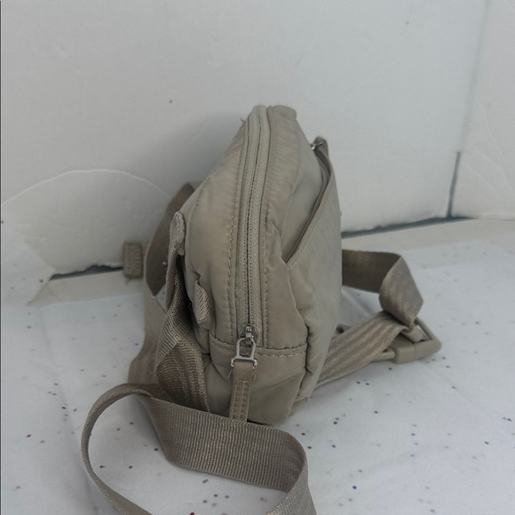 Athleta Beige All About Crossbody Belt Bag - Picture 4 of 10